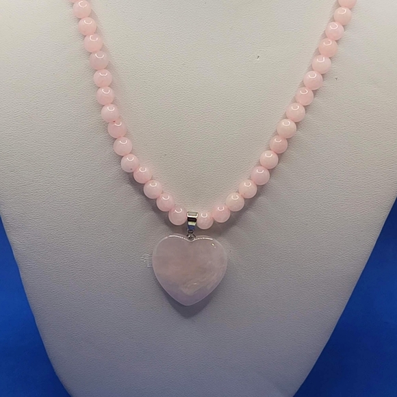NWT Rose Quartz Beaded Necklace with Heart Pendant - Picture 7 of 11